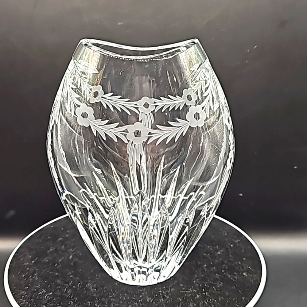 Nachtmann "Jasmine" Crystal Vase with Floral Design